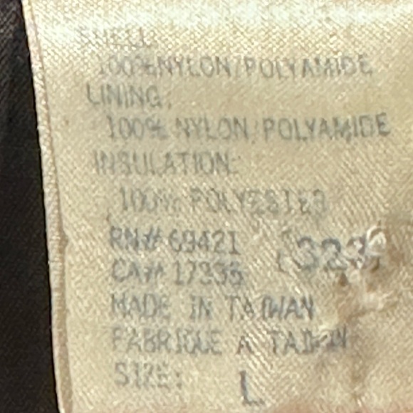 Vintage 1990’s Quilted Reebok Puffer Jacket - gender neutral - Picture 7 of 9